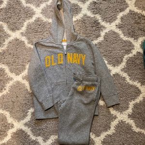 Boys sweats pants and sweater set
